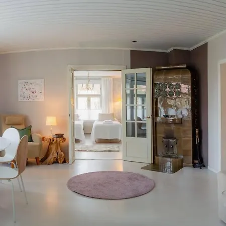 Moisio - Puutaloidylliae Salon Keskustassa 萨罗