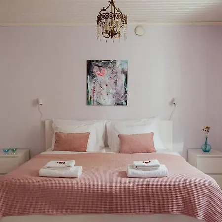 شقة Moisio - Puutaloidylliae Salon Keskustassa سالُ
