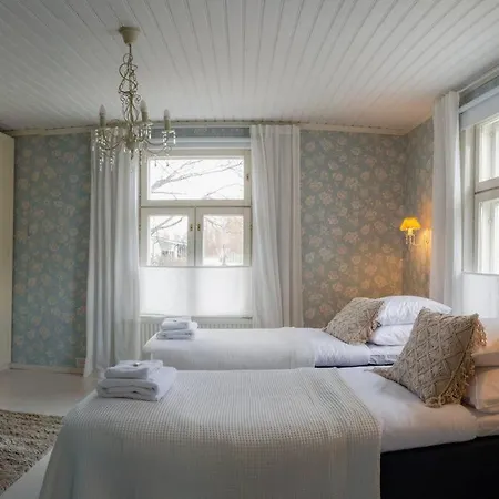 Moisio - Puutaloidylliae Salon Keskustassa *