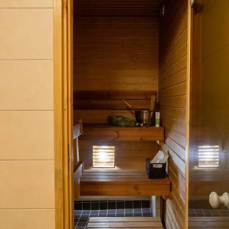 Moisio - Puutaloidylliae Salon Keskustassa