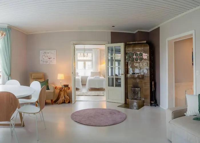 Moisio - Puutaloidylliae Salon Keskustassa サロ