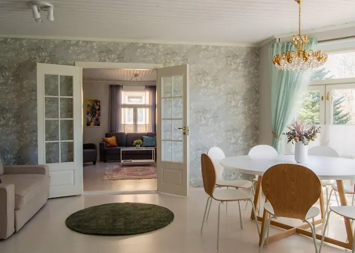 Moisio - Puutaloidylliae Salon Keskustassa شقة