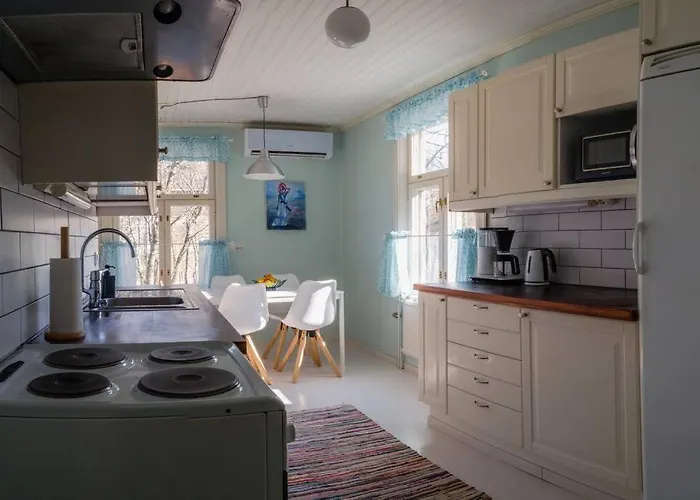 Moisio - Puutaloidylliae Salon Keskustassa サロ