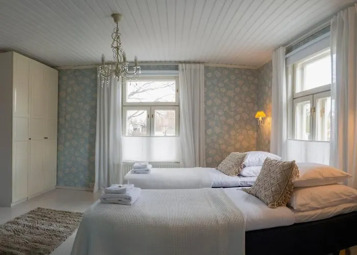 Moisio - Puutaloidylliae Salon Keskustassa *