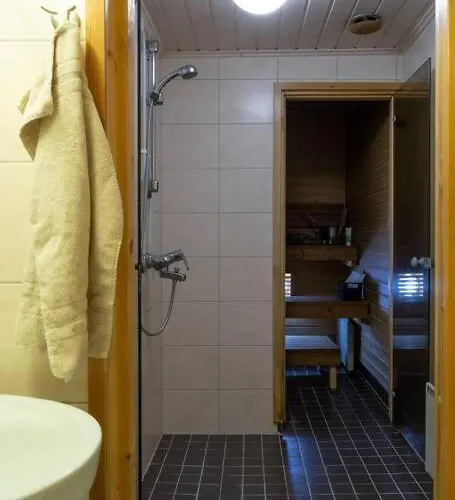 Moisio - Puutaloidylliae Salon Keskustassa アパート